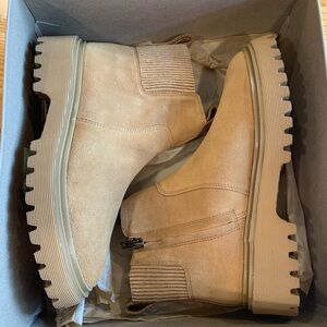 Madewell Chelsea boots